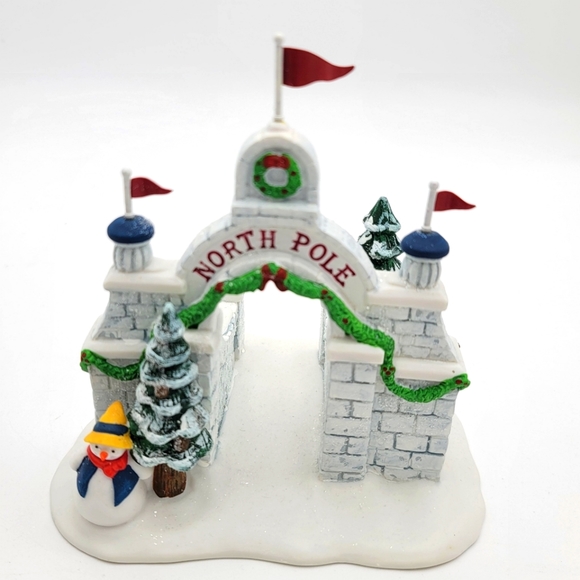 North  pole gate Department 56 - Picture 1 of 7